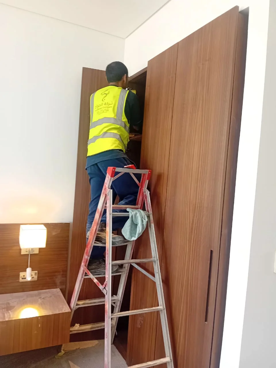 التنظيف العميق للمنزل: متى تحتاج إليه وما الذي يشمله؟