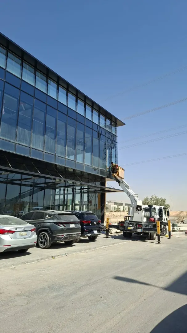 تنظيف المدارس والعيادات والمنشآت الخدمية: كيف تُنظم خدمات النظافة؟