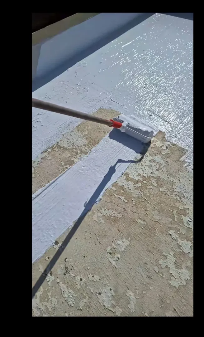 عزل مائي وحراري شامل لسطح مجمع الملقا السكني — الرياض