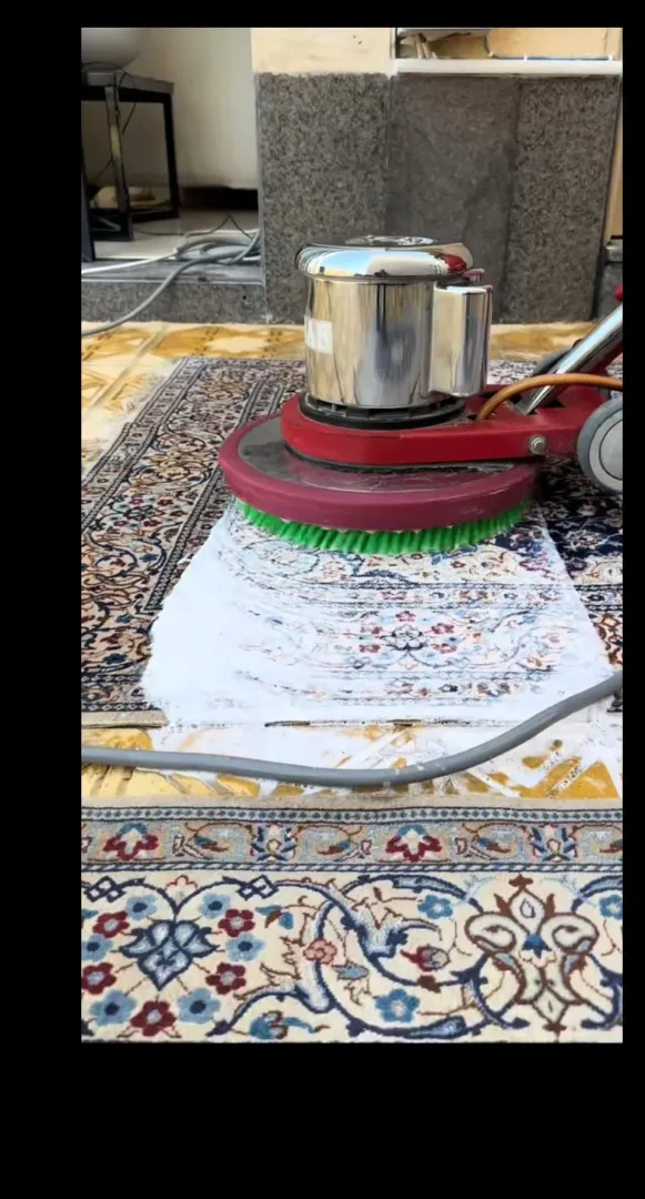 تنظيف الكنب أم تغييره؟ متى يكون التنظيف الاحترافي خياراً أفضل؟