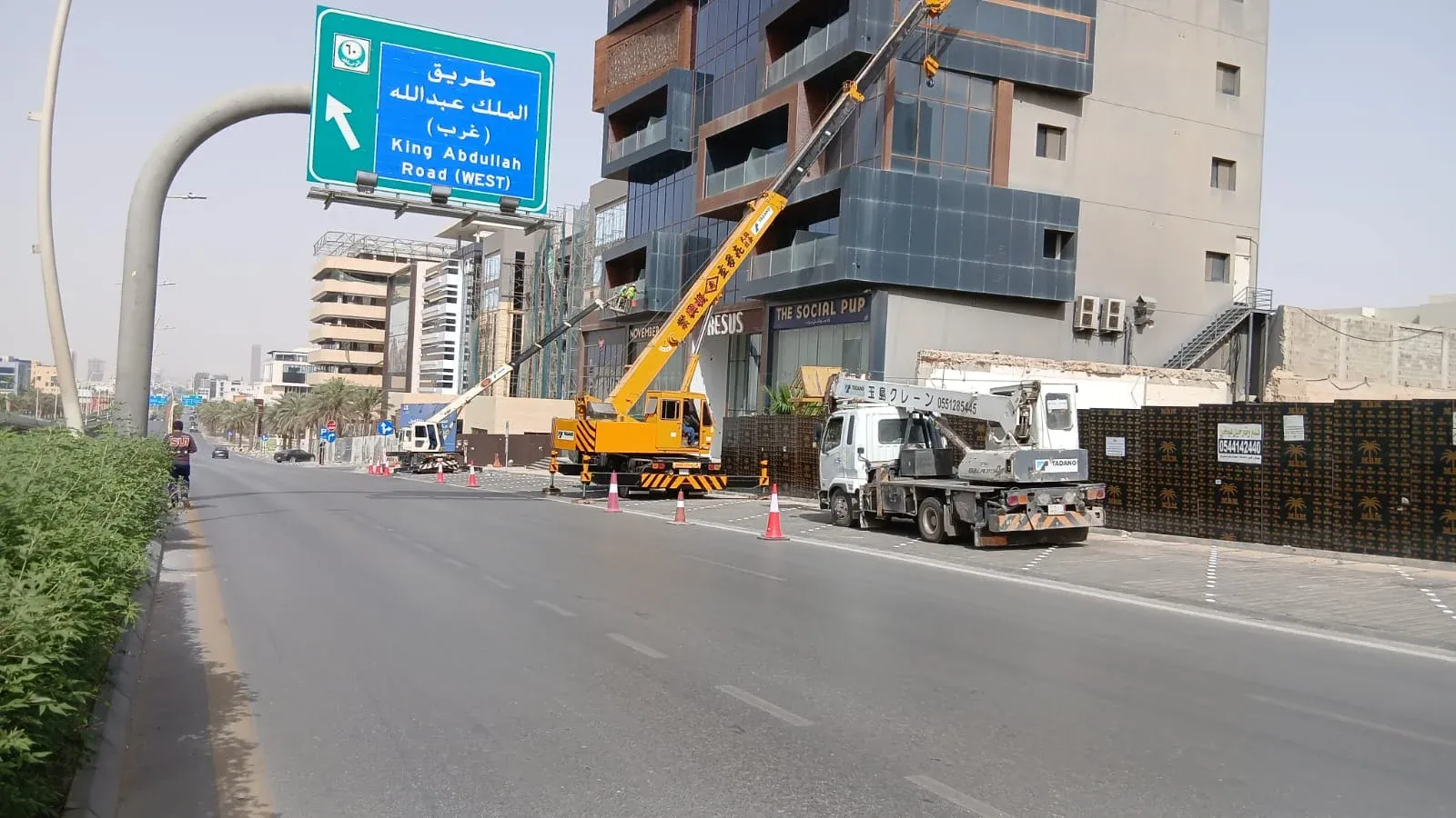 تنظيف واجهات المباني